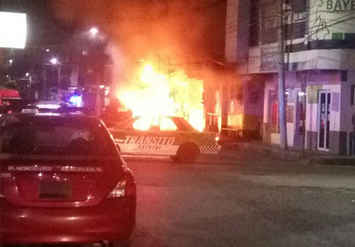 incendio_mercado_martinez_noche