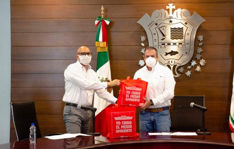 Recibe Morelli donativo de cubrebocas para Seguridad Municipal