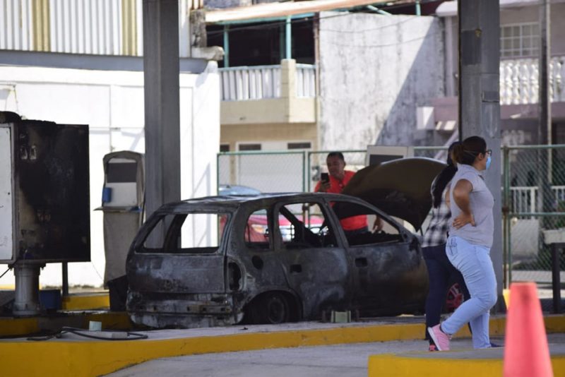 !Vaya susto! se incendia vehículo en verificentro