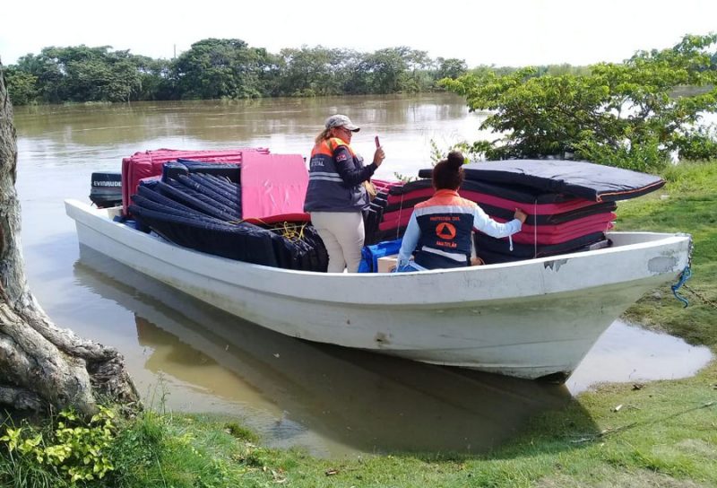 Entregan apoyos del FONDEN en la Cuenca del Papaloapan