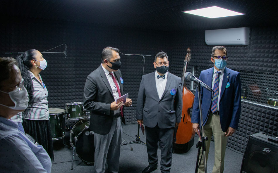 estudio_UV_musica