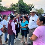 Bertha Ahued Malpica visita la localidad de Vargas, vecinos piden pavimentación y drenaje