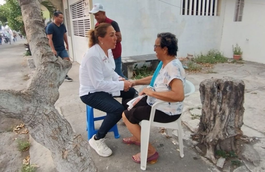 bertha-ahued_señora