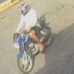 Alertan por ladrón armado que asalta tiendas en motocicleta en Veracruz