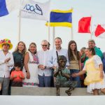 Reinaugura Alcalde JM Unánue la Plaza Banderas y devela estatua del Niño Pescador