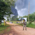 Marina mantiene presencia y apoyo ante incendio en planta industrial de Jáltipan, Veracruz
